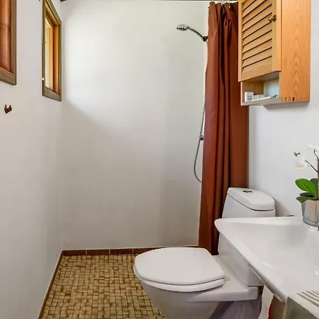 度假居 2 Bedroom Awesome In *